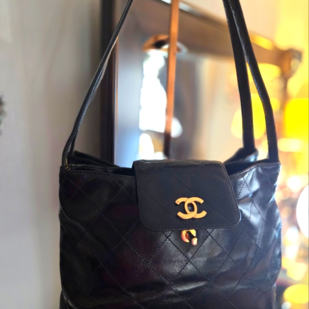 1997-1999 Chanel Shoulder Quilted Black Lambskin Medium Bag - Picture 12 of 15
